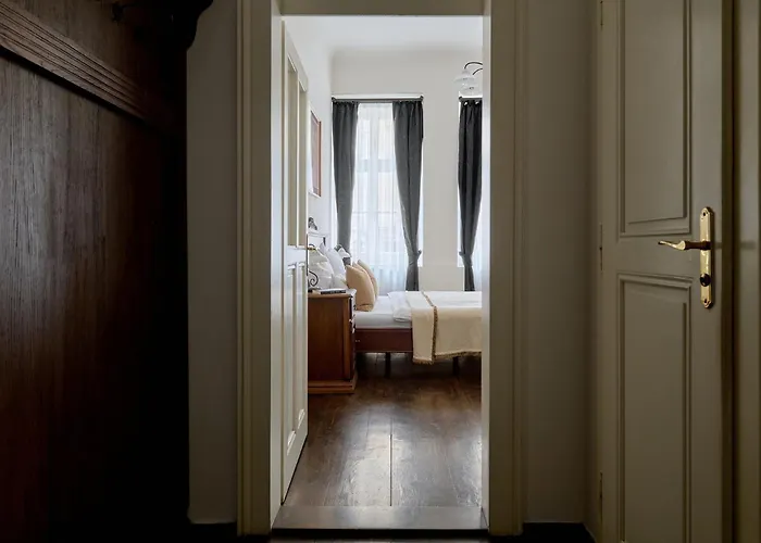 Hotel Residence U Cerneho Orla Praag
